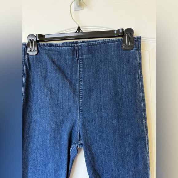 Hollister XS Flare Jeans - Picture 2 of 7